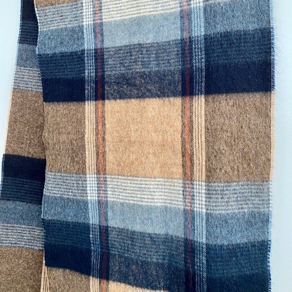 Wool Scarf - Picture 3 of 3